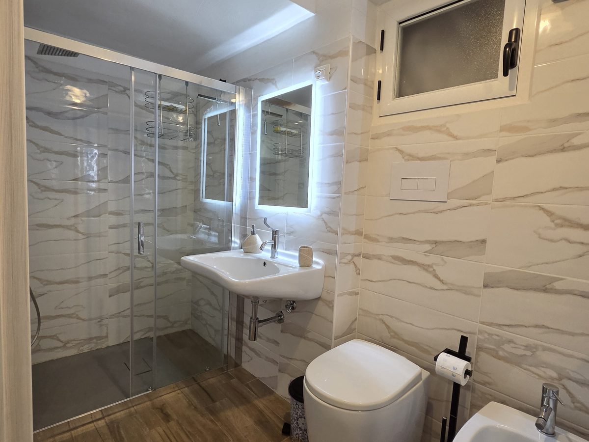 Luxury Apartment · Shared, photo 18