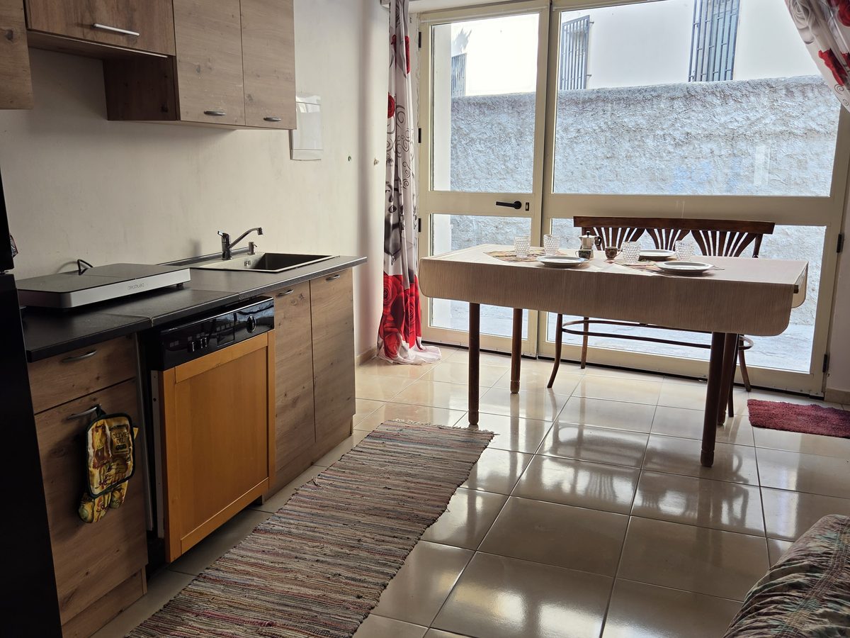 Ground Floor Apartment · Shared Only, photo 9